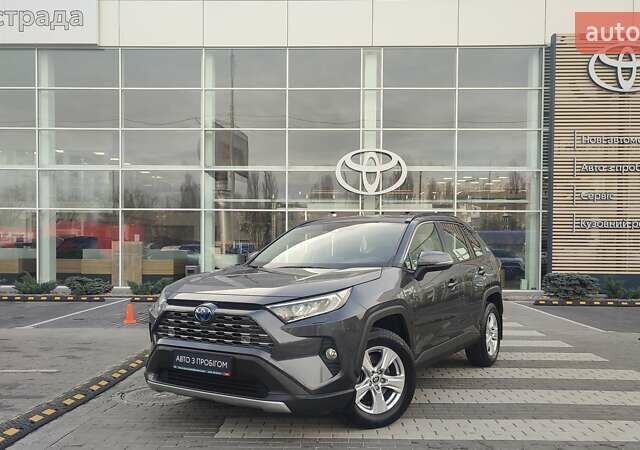 Серый Тойота РАВ 4, объемом двигателя 2.49 л и пробегом 37 тыс. км за 32485 $, фото 1 на Automoto.ua