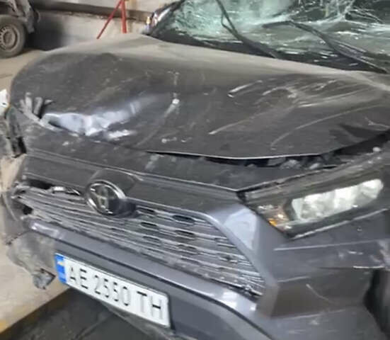 Серый Тойота РАВ 4, объемом двигателя 2.49 л и пробегом 57 тыс. км за 10200 $, фото 1 на Automoto.ua