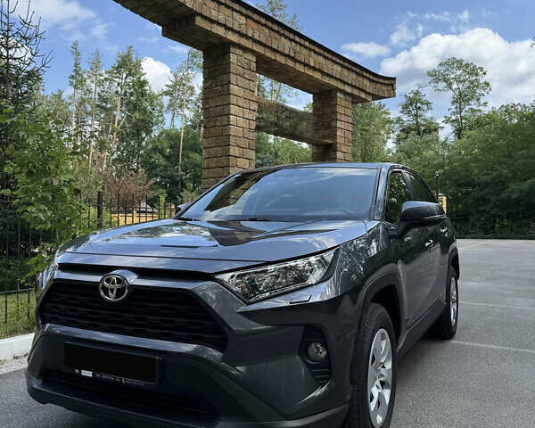 Сірий Тойота РАВ 4, об'ємом двигуна 1.99 л та пробігом 46 тис. км за 27700 $, фото 1 на Automoto.ua