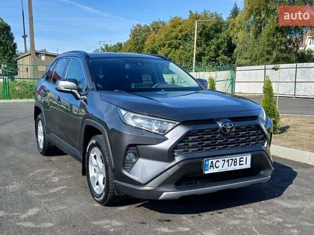 Серый Тойота РАВ 4, объемом двигателя 1.99 л и пробегом 164 тыс. км за 25000 $, фото 1 на Automoto.ua