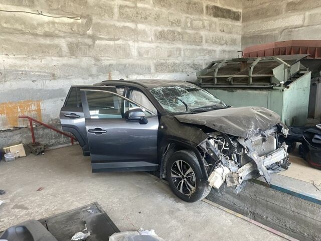 Серый Тойота РАВ 4, объемом двигателя 2.5 л и пробегом 70 тыс. км за 10300 $, фото 1 на Automoto.ua