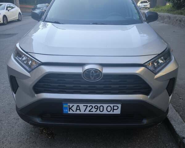 Серый Тойота РАВ 4, объемом двигателя 2.49 л и пробегом 223 тыс. км за 22000 $, фото 1 на Automoto.ua