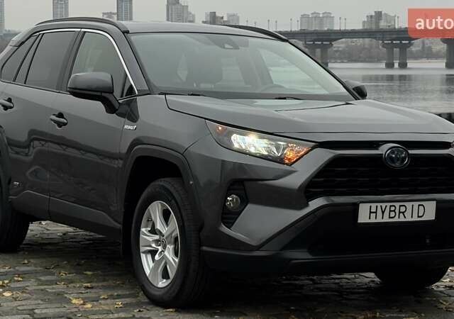 Серый Тойота РАВ 4, объемом двигателя 2.49 л и пробегом 63 тыс. км за 30999 $, фото 1 на Automoto.ua