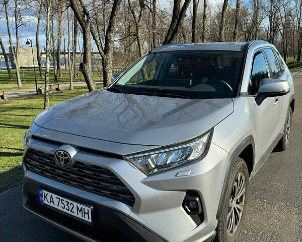 Серый Тойота РАВ 4, объемом двигателя 2 л и пробегом 50 тыс. км за 39999 $, фото 1 на Automoto.ua