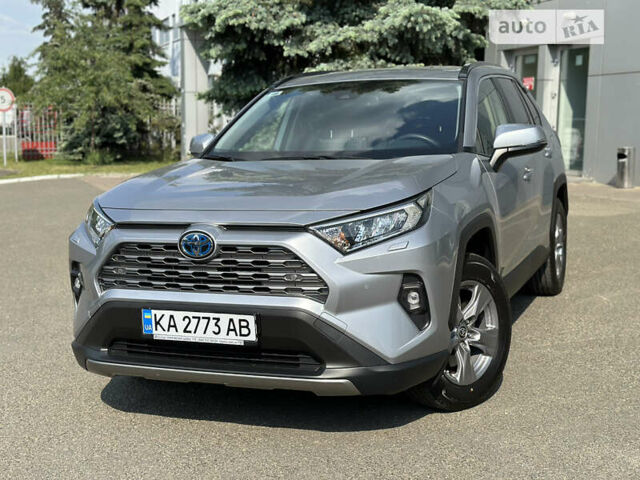 Сірий Тойота РАВ 4, об'ємом двигуна 2.49 л та пробігом 42 тис. км за 35500 $, фото 1 на Automoto.ua