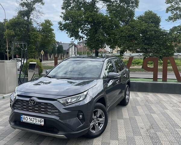 Серый Тойота РАВ 4, объемом двигателя 2 л и пробегом 56 тыс. км за 32500 $, фото 1 на Automoto.ua