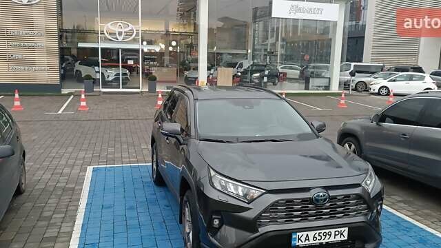 Сірий Тойота РАВ 4, об'ємом двигуна 2.49 л та пробігом 36 тис. км за 35400 $, фото 1 на Automoto.ua