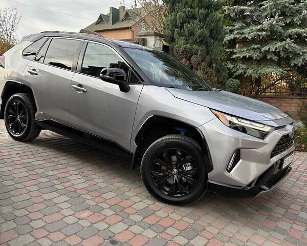 Серый Тойота РАВ 4, объемом двигателя 2.49 л и пробегом 47 тыс. км за 39200 $, фото 1 на Automoto.ua