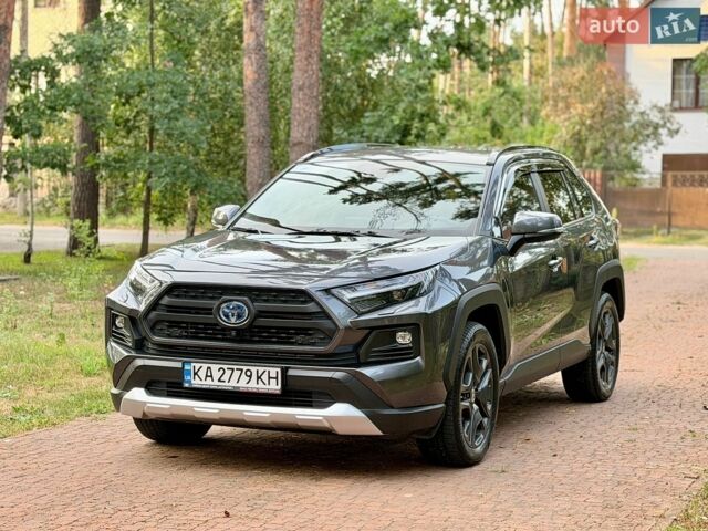 Сірий Тойота РАВ 4, об'ємом двигуна 2.49 л та пробігом 53 тис. км за 41900 $, фото 1 на Automoto.ua
