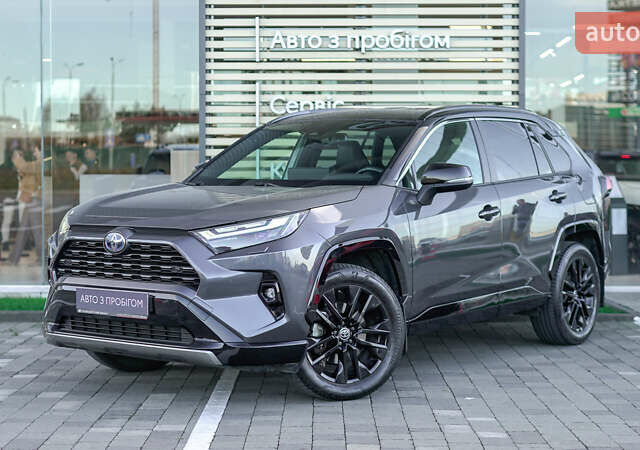 Сірий Тойота РАВ 4, об'ємом двигуна 2.49 л та пробігом 70 тис. км за 43153 $, фото 1 на Automoto.ua