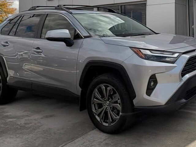 Сірий Тойота РАВ 4, об'ємом двигуна 2.5 л та пробігом 25 тис. км за 21000 $, фото 1 на Automoto.ua