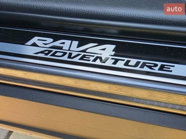 Сірий Тойота РАВ 4, об'ємом двигуна 2.5 л та пробігом 38 тис. км за 45000 $, фото 1 на Automoto.ua