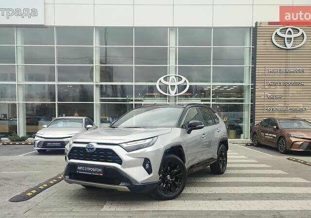 Сірий Тойота РАВ 4, об'ємом двигуна 2.49 л та пробігом 26 тис. км за 41895 $, фото 1 на Automoto.ua