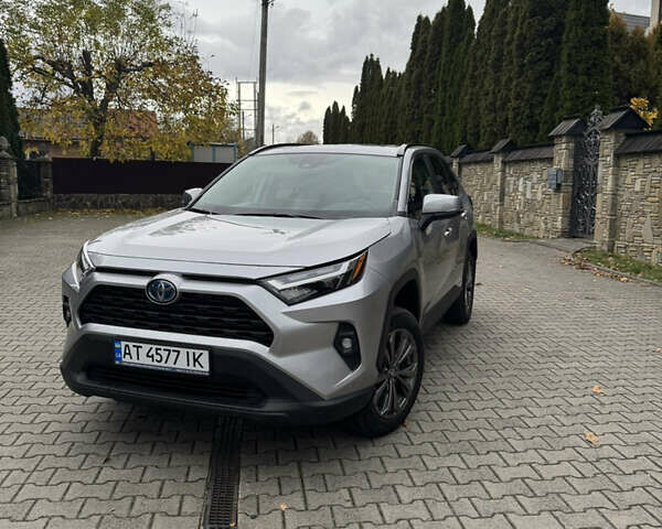 Сірий Тойота РАВ 4, об'ємом двигуна 2.49 л та пробігом 14 тис. км за 38500 $, фото 1 на Automoto.ua