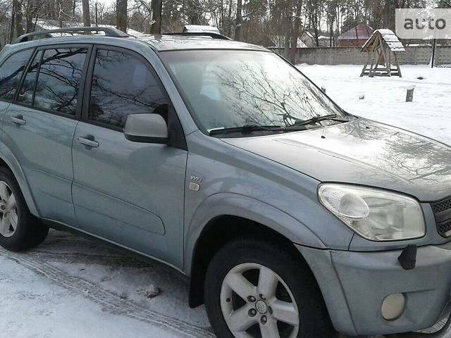 Сірий Тойота РАВ 4, об'ємом двигуна 2 л та пробігом 164 тис. км за 9500 $, фото 1 на Automoto.ua