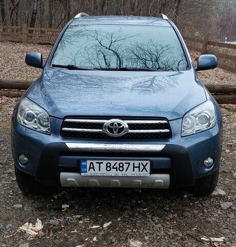 Синий Тойота РАВ 4, объемом двигателя 2.2 л и пробегом 290 тыс. км за 9600 $, фото 1 на Automoto.ua