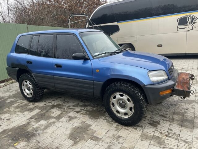 Синій Тойота РАВ 4, об'ємом двигуна 2 л та пробігом 400 тис. км за 3200 $, фото 1 на Automoto.ua