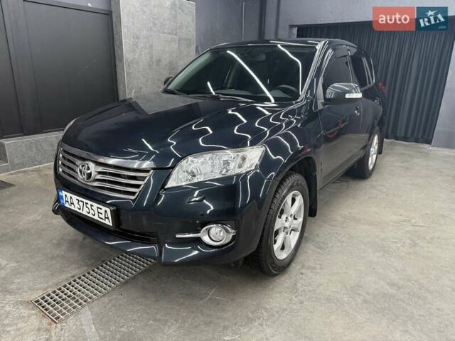 Синий Тойота РАВ 4, объемом двигателя 1.99 л и пробегом 224 тыс. км за 13500 $, фото 1 на Automoto.ua
