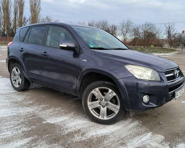 Синий Тойота РАВ 4, объемом двигателя 2.2 л и пробегом 237 тыс. км за 12000 $, фото 1 на Automoto.ua