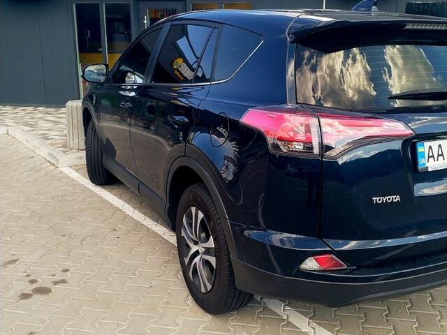 Синій Тойота РАВ 4, об'ємом двигуна 2 л та пробігом 160 тис. км за 18500 $, фото 1 на Automoto.ua