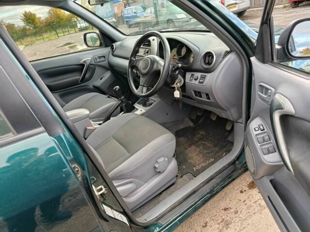 Зеленый Тойота РАВ 4, объемом двигателя 2 л и пробегом 145 тыс. км за 3000 $, фото 1 на Automoto.ua