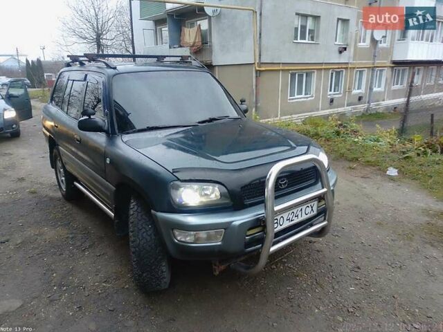 Зеленый Тойота РАВ 4, объемом двигателя 2 л и пробегом 325 тыс. км за 4300 $, фото 1 на Automoto.ua