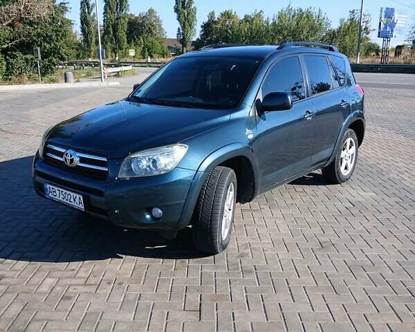 Зеленый Тойота РАВ 4, объемом двигателя 2.23 л и пробегом 314 тыс. км за 7100 $, фото 1 на Automoto.ua
