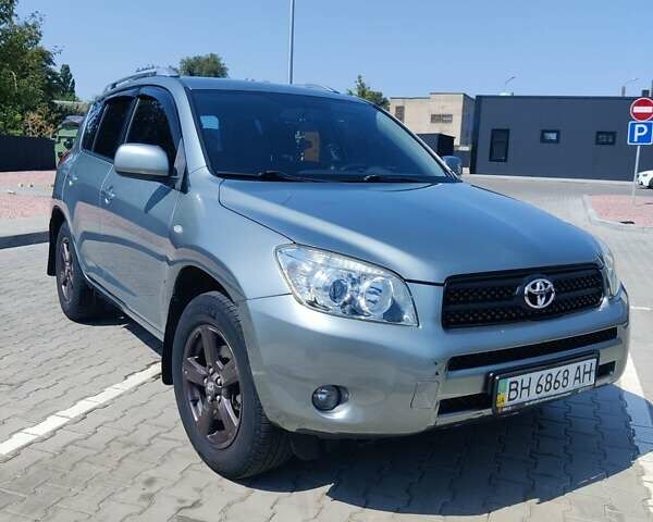 Зеленый Тойота РАВ 4, объемом двигателя 2 л и пробегом 197 тыс. км за 8999 $, фото 1 на Automoto.ua