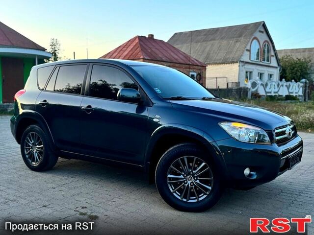 Зелений Тойота РАВ 4, об'ємом двигуна 2.2 л та пробігом 184 тис. км за 9300 $, фото 1 на Automoto.ua