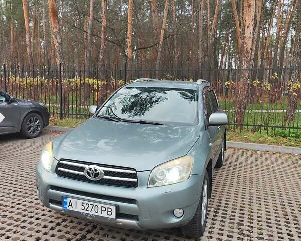 Зеленый Тойота РАВ 4, объемом двигателя 2 л и пробегом 263 тыс. км за 8800 $, фото 1 на Automoto.ua