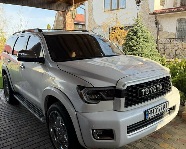 Білий Тойота Секвойя, об'ємом двигуна 5.7 л та пробігом 257 тис. км за 21999 $, фото 1 на Automoto.ua
