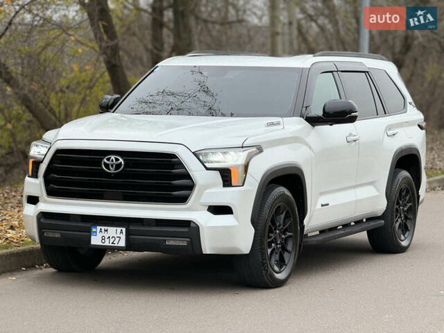 Белый Тойота Секвойя, объемом двигателя 3.45 л и пробегом 36 тыс. км за 92900 $, фото 1 на Automoto.ua