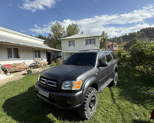 Черный Тойота Секвойя, объемом двигателя 4.7 л и пробегом 290 тыс. км за 15000 $, фото 1 на Automoto.ua