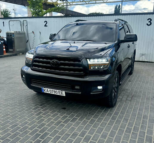 Чорний Тойота Секвойя, об'ємом двигуна 5.7 л та пробігом 211 тис. км за 23000 $, фото 1 на Automoto.ua