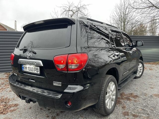 Черный Тойота Секвойя, объемом двигателя 5.7 л и пробегом 328 тыс. км за 23700 $, фото 1 на Automoto.ua