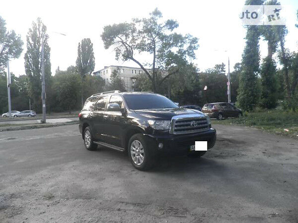 Черный Тойота Секвойя, объемом двигателя 5.7 л и пробегом 80 тыс. км за 46000 $, фото 1 на Automoto.ua