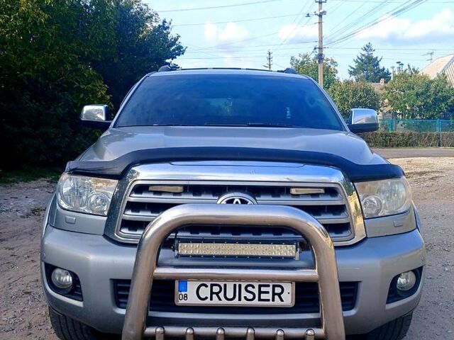 Тойота Секвойя, объемом двигателя 5.6 л и пробегом 200 тыс. км за 24000 $, фото 1 на Automoto.ua