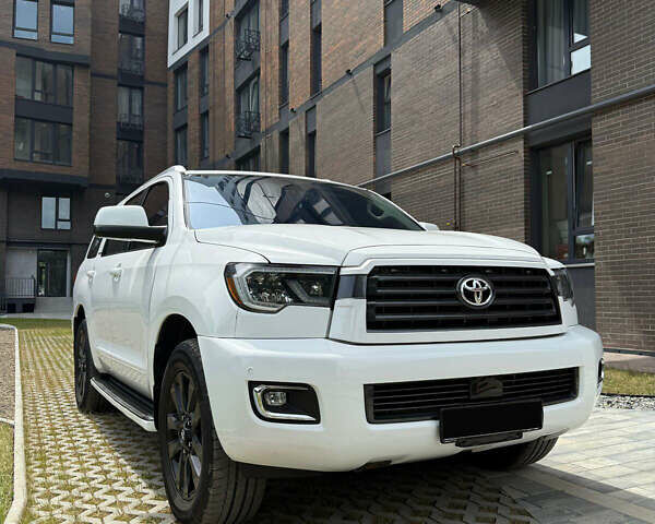 Тойота Секвойя, объемом двигателя 5.7 л и пробегом 130 тыс. км за 43700 $, фото 1 на Automoto.ua