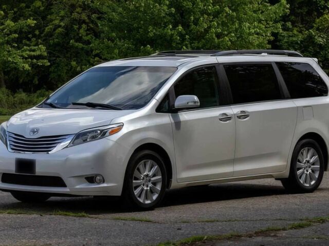 Белый Тойота Сиенна, объемом двигателя 3.5 л и пробегом 66 тыс. км за 13100 $, фото 1 на Automoto.ua