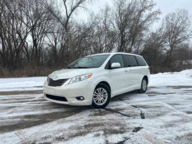 Білий Тойота Сієнна, об'ємом двигуна 3.5 л та пробігом 54 тис. км за 9900 $, фото 1 на Automoto.ua
