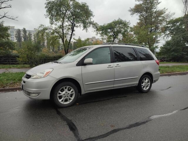 Бежевый Тойота Сиенна, объемом двигателя 3.3 л и пробегом 290 тыс. км за 9000 $, фото 1 на Automoto.ua