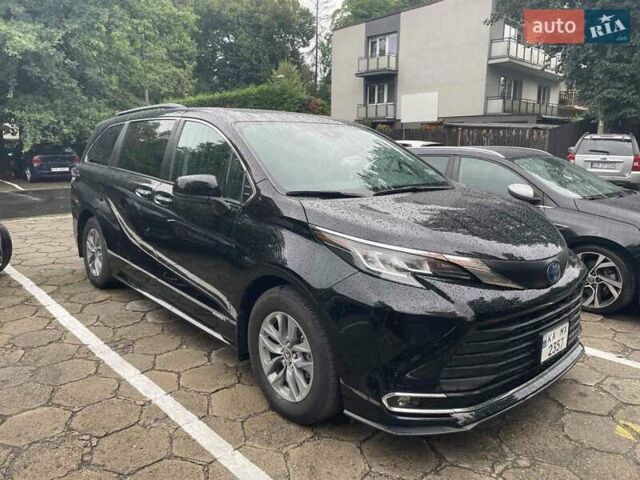 Чорний Тойота Сієнна, об'ємом двигуна 2.49 л та пробігом 150 тис. км за 32000 $, фото 1 на Automoto.ua
