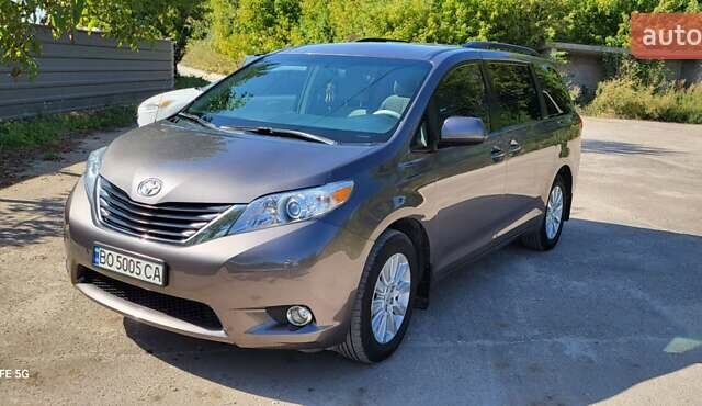 Коричневый Тойота Сиенна, объемом двигателя 3.46 л и пробегом 185 тыс. км за 17200 $, фото 1 на Automoto.ua
