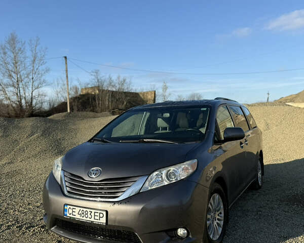 Коричневый Тойота Сиенна, объемом двигателя 3.46 л и пробегом 204 тыс. км за 21000 $, фото 1 на Automoto.ua