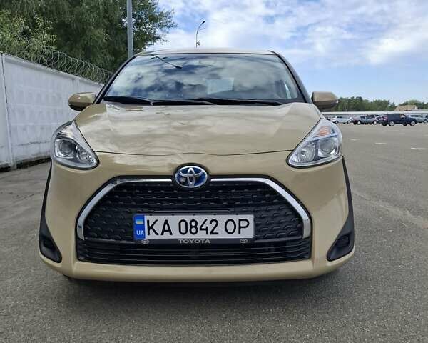 Коричневый Тойота Сиенна, объемом двигателя 1.5 л и пробегом 60 тыс. км за 16400 $, фото 1 на Automoto.ua