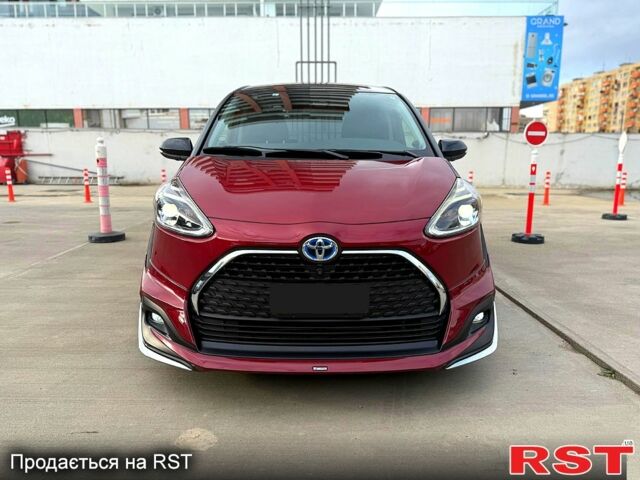 Червоний Тойота Сієнна, об'ємом двигуна 1.5 л та пробігом 70 тис. км за 15800 $, фото 1 на Automoto.ua