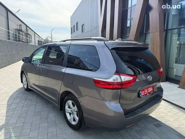 Тойота Сиенна, объемом двигателя 3.5 л и пробегом 105 тыс. км за 15900 $, фото 1 на Automoto.ua