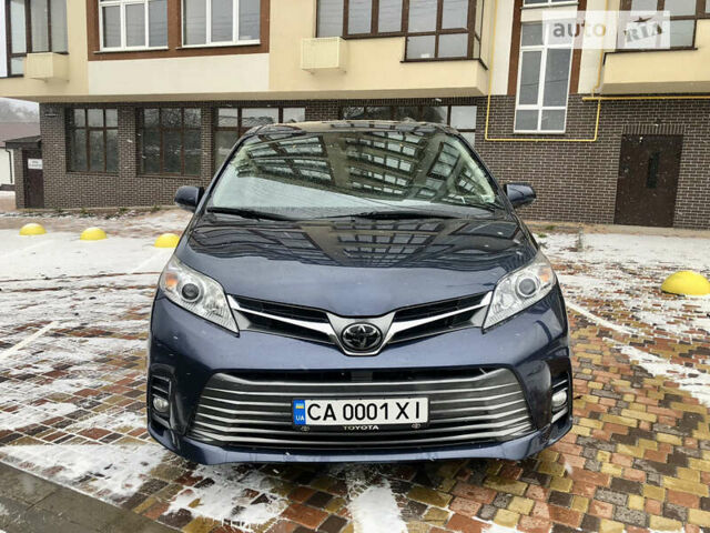 Тойота Сієнна, об'ємом двигуна 3.49 л та пробігом 98 тис. км за 32500 $, фото 1 на Automoto.ua