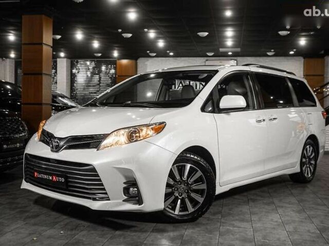 Тойота Сиенна, объемом двигателя 3.5 л и пробегом 60 тыс. км за 34900 $, фото 1 на Automoto.ua