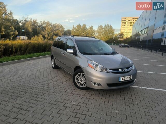 Сірий Тойота Сієнна, об'ємом двигуна 3.5 л та пробігом 200 тис. км за 13800 $, фото 1 на Automoto.ua
